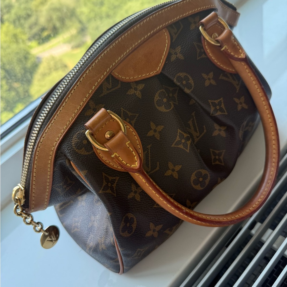 Louis Vuitton Brown Satchel  Monogram Gently use super great condition! 👝✨